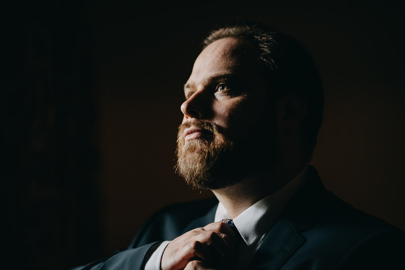 para młoda poczas sesji ślubnej w Warszawie, hala koszyki