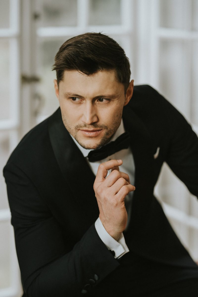 Przystojny Pan Młody Piotr Mroz